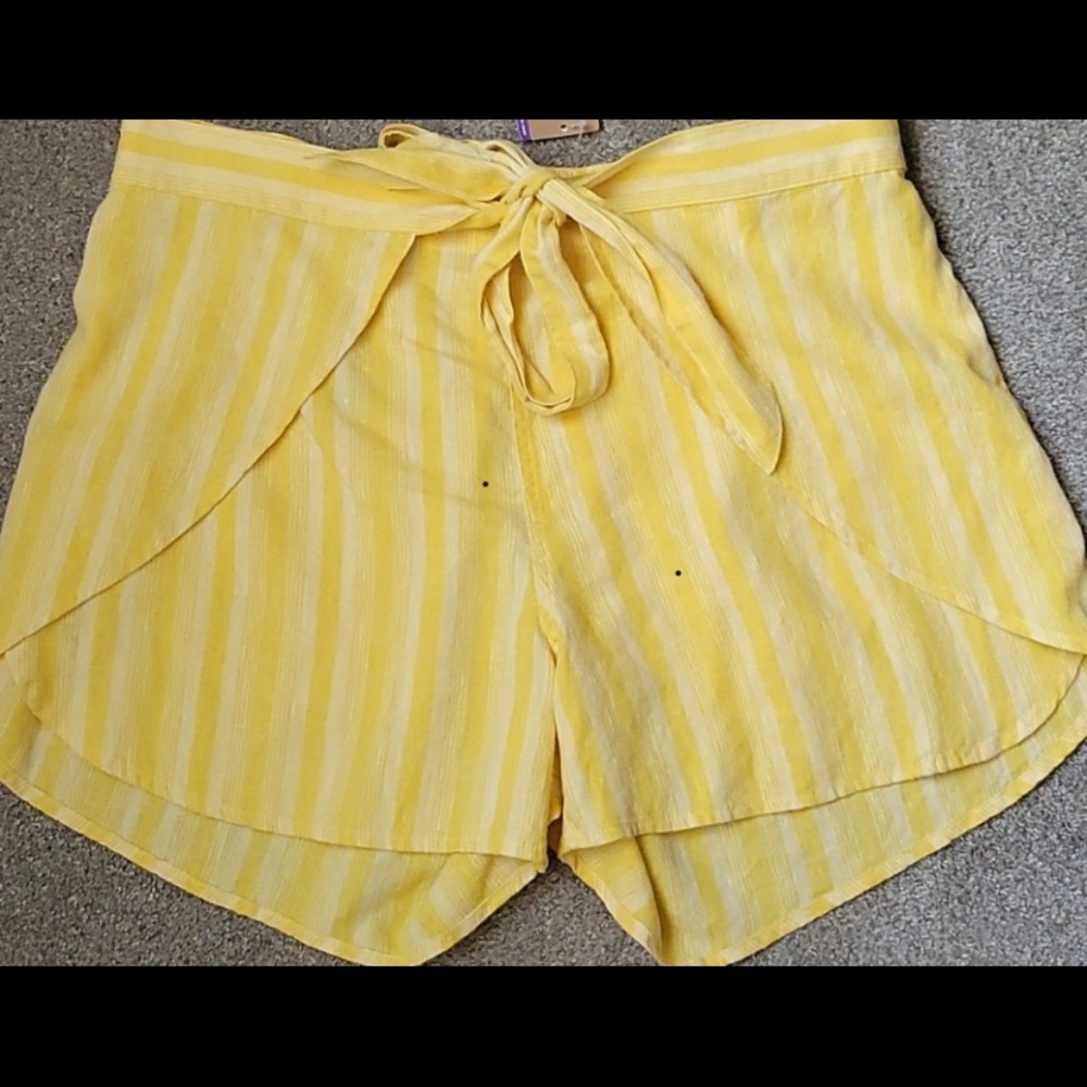 Patagonia yellow wrap shorts NWOT